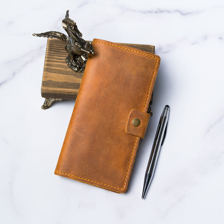 Clark | Checkbook Cover | Cinnamon